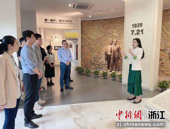 吕媛媛为学院师生党员们讲授“微党课” 郭克楠 供图