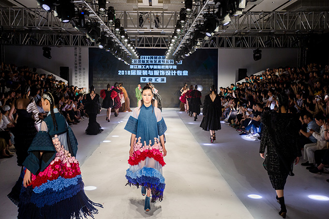 每年最受企业关注的浙江理工大学服装秀开场了！